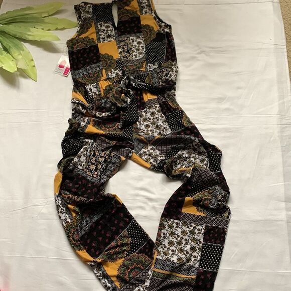 𝅺🌟nwt Bobbie Brooks Black/Multi Jumpsuit Romper⭐️ - Picture 3 of 7